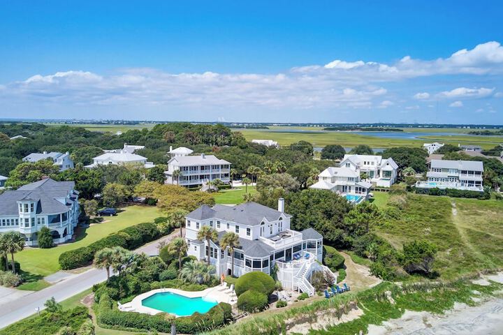 Haven by Avantstay Luxury Beachfront Home w / Pool & Gorgeous Patios