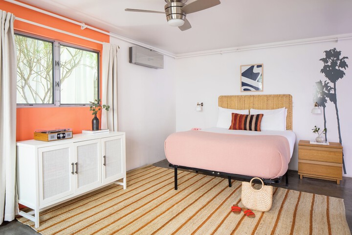Room 54 of 91
