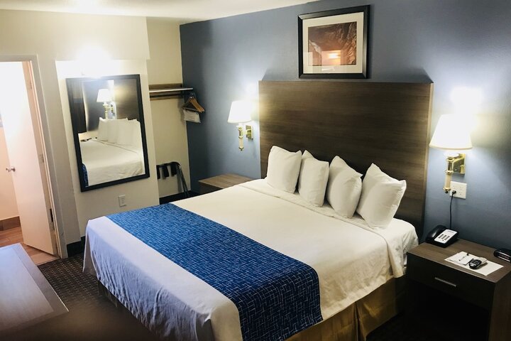 Room 17 of 23
