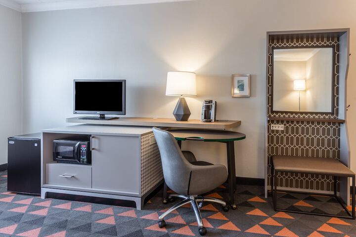 Room 35 of 71