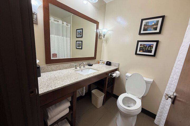 Giles Hotel Inn & Suites