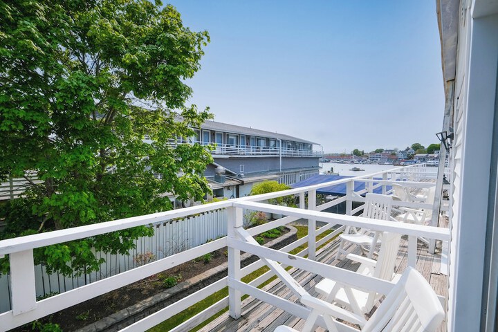 Boothbay Harbor Inn