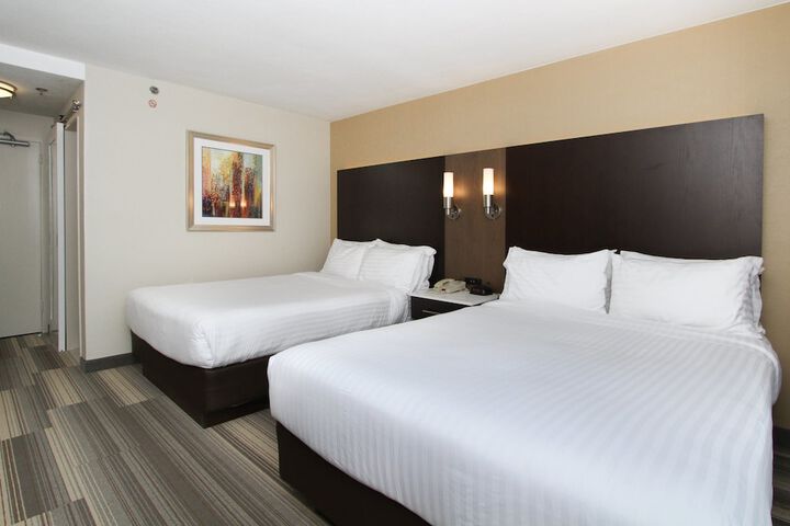 Room 34 of 52