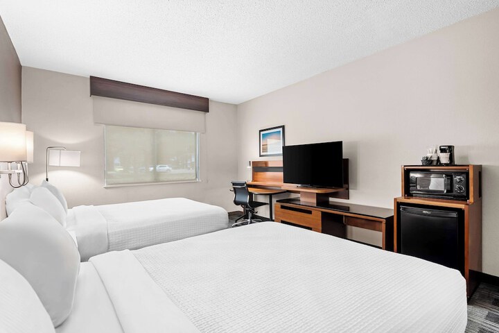 Room 10 of 31