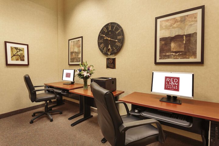 Business Center 79 of 80