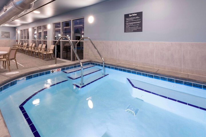 GrandStay Hotel & Suites
