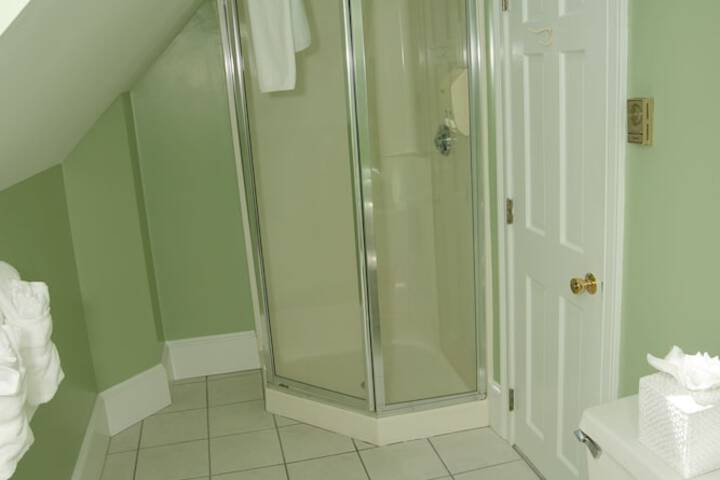 Room 28 of 113