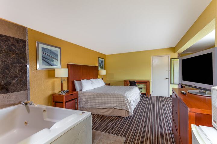 Room 5 of 13