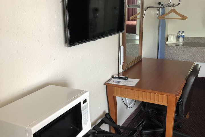 Room 10 of 33
