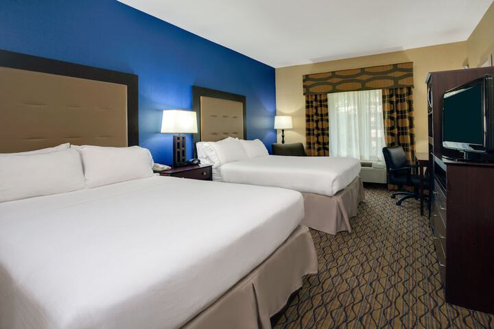Holiday Inn Express Tower Center by IHG