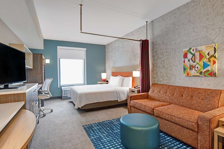 Room 33 of 46