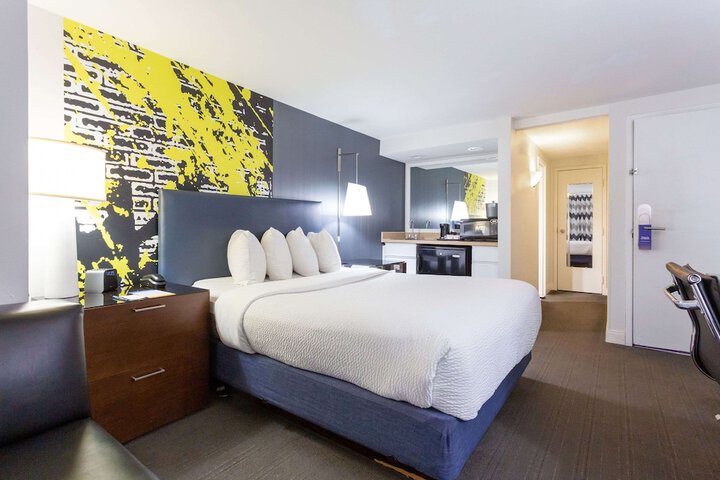 Room 46 of 69