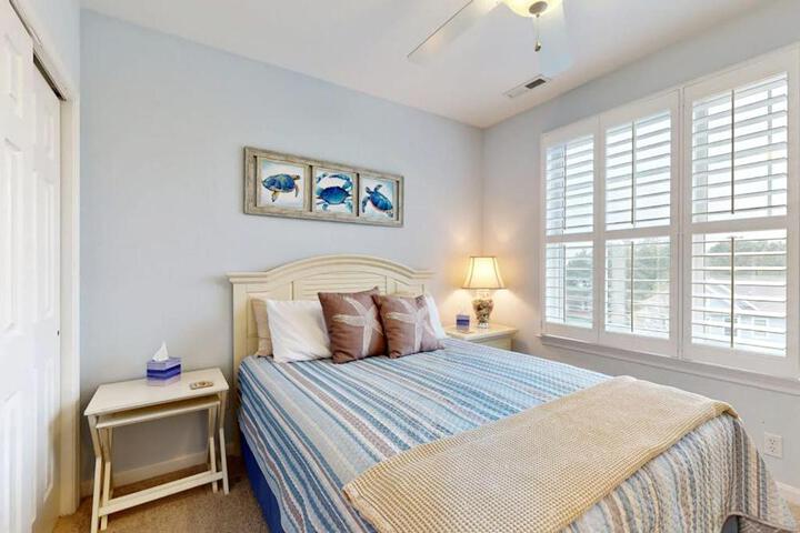 Bayside Resort --- 31574 Winterberry Pkwy Unit 305B