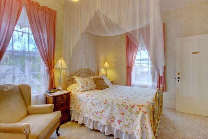Room 48 of 107