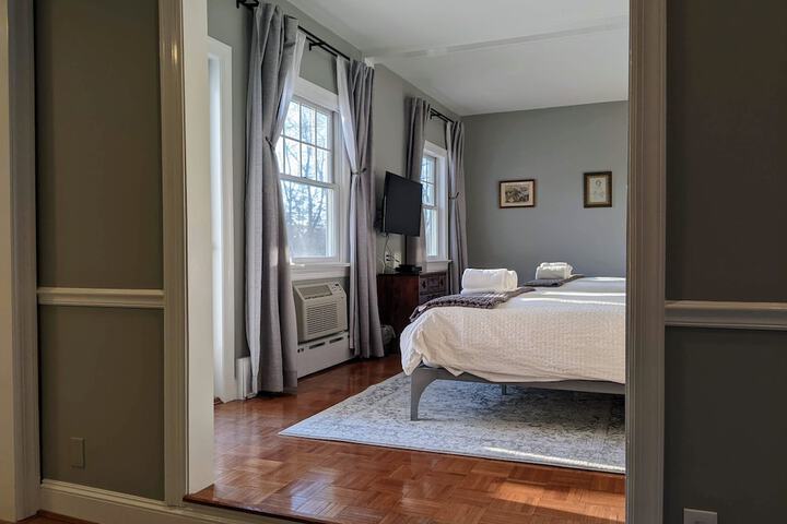 Room 33 of 239