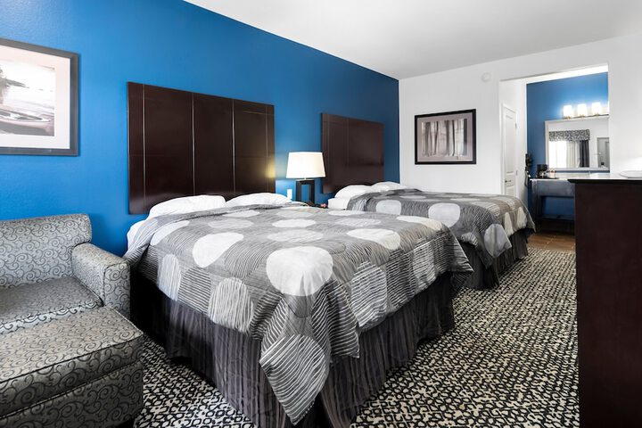 Room 27 of 51