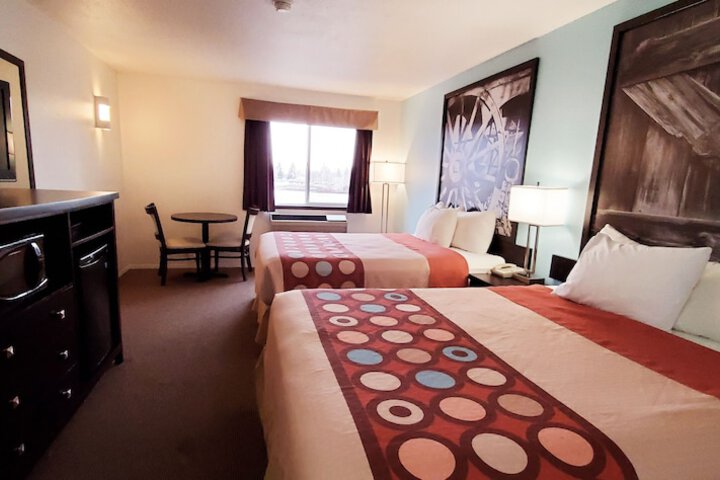 Room 9 of 12