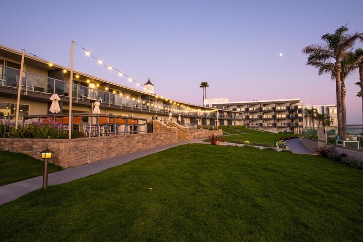 SeaCrest OceanFront Hotel