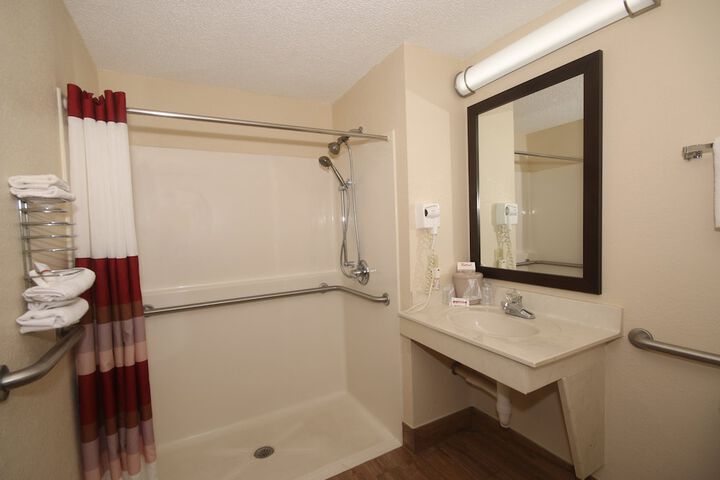Room 10 of 16