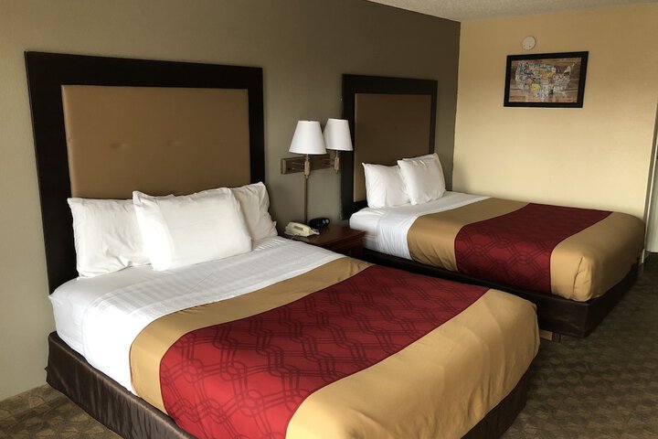 Econo Lodge Hillsboro I-35