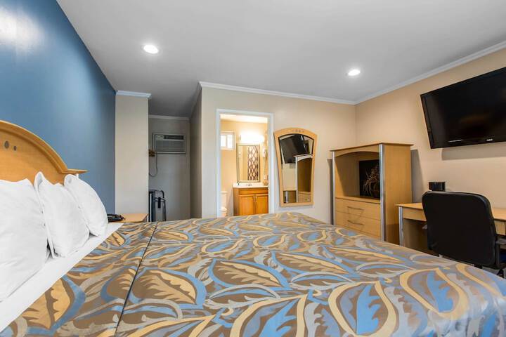Room 18 of 29