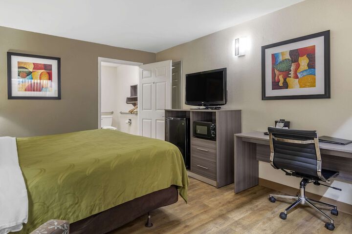 Room 18 of 31