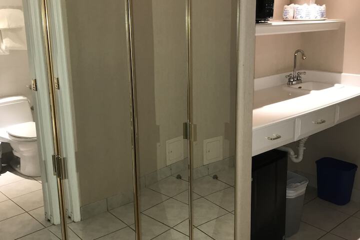 Room 8 of 62