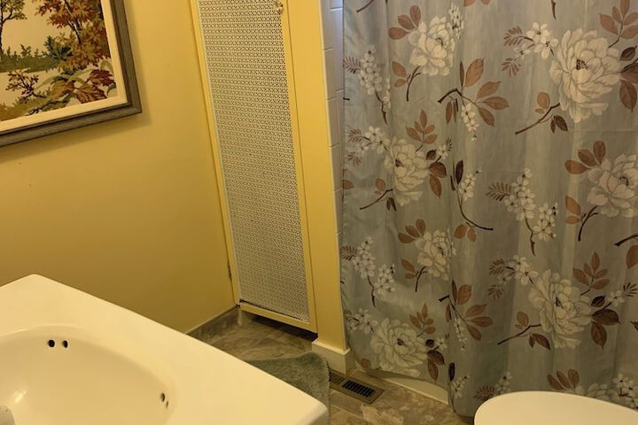 Room 35 of 107