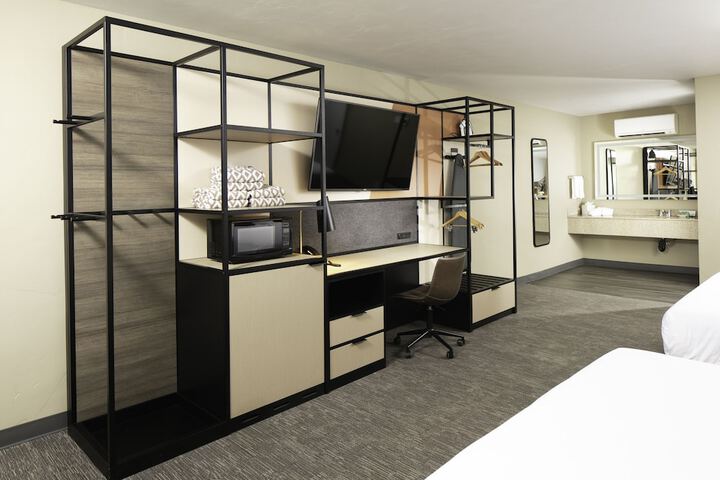 Waypoint Hotel