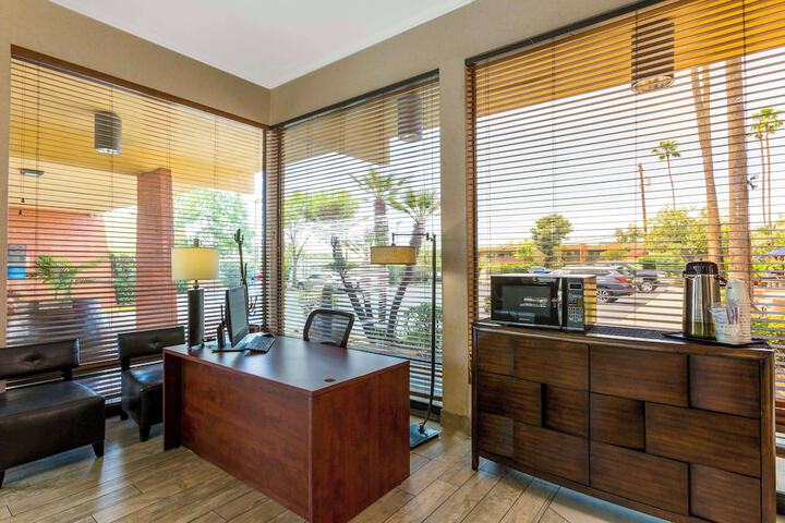 Business Center 30 of 31