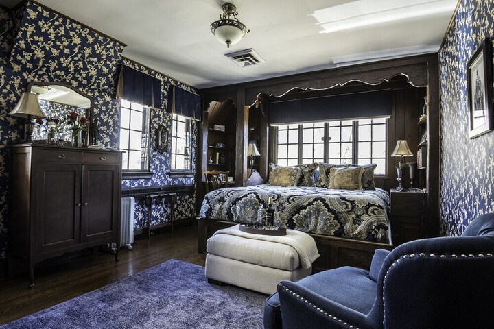 PURCELL MANSION B & B