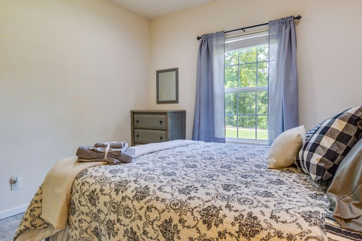 Charming Gravois Mills Escape w / Private Backyard!