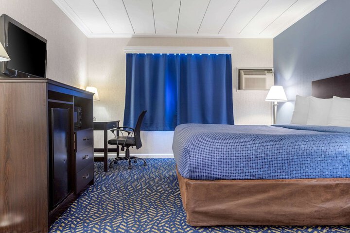 Room 14 of 24