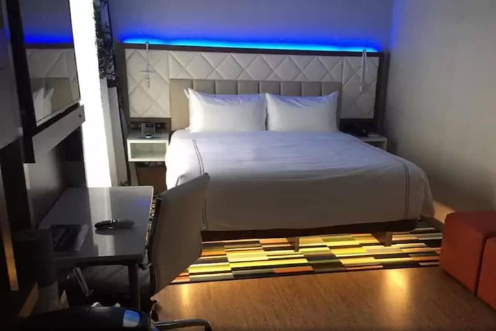 Room 26 of 59