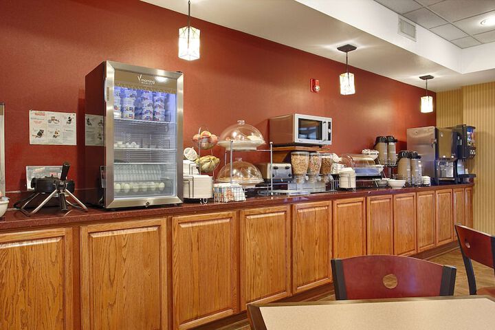 Breakfast/Coffee Service 12 of 15