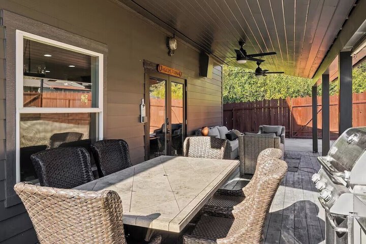 The Three Bears Retreat - King suites
