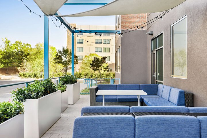 Terrace/Patio 36 of 38