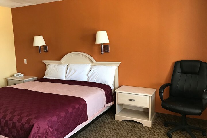 Room 9 of 22