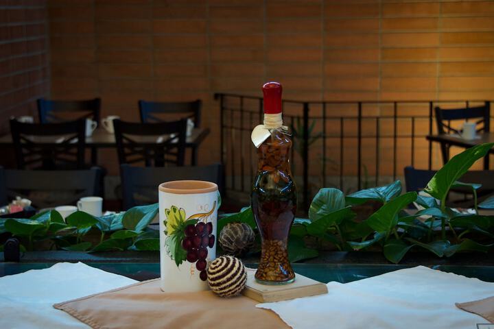 Dining 36 of 48