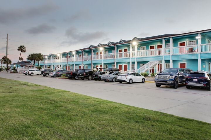 Hotel 3 of 64