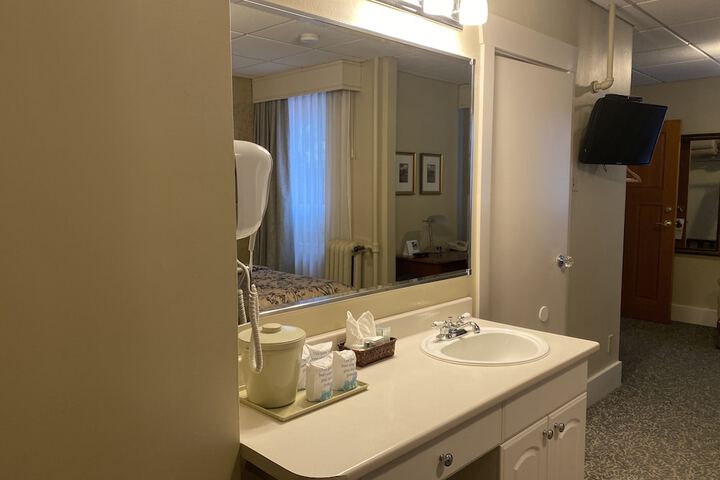 Room 34 of 54