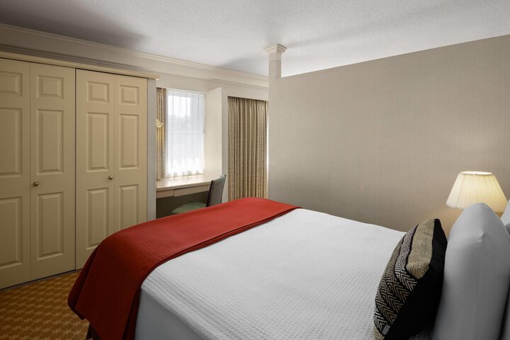 Royal Scot Hotel & Suites Trademark Collection by Wyndham