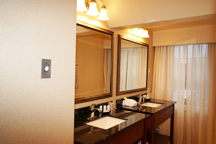 Room 18 of 42