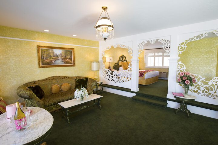 Room 383 of 461