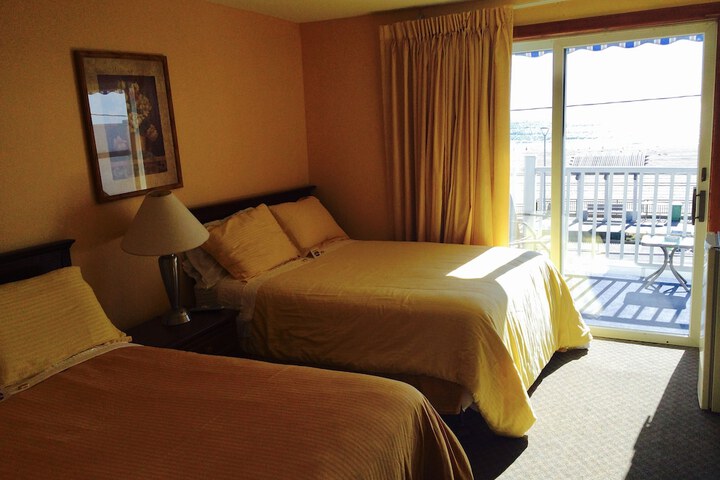 Room 27 of 32