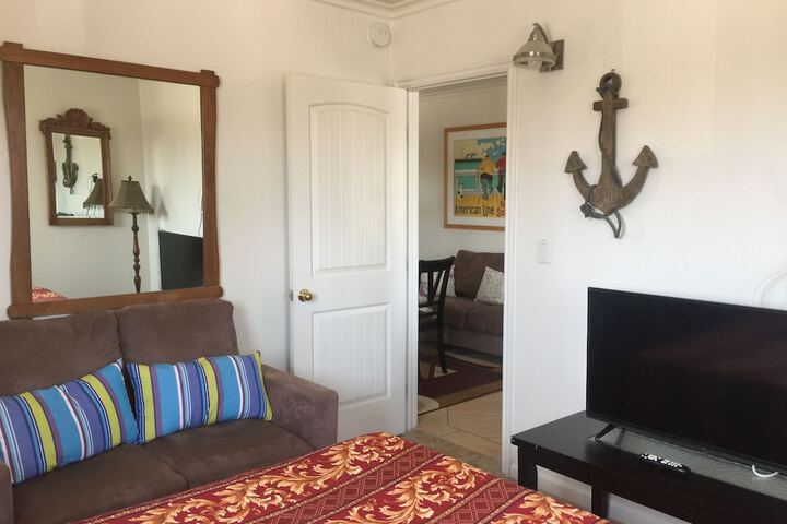Room 27 of 66