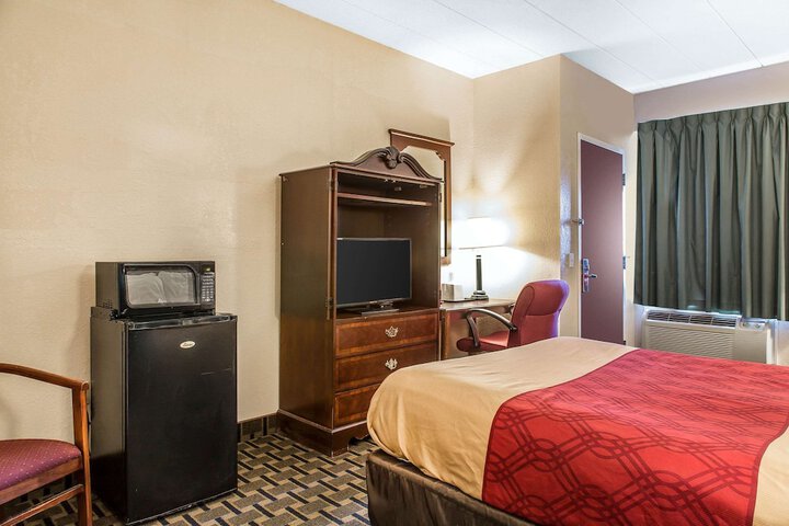 Room 13 of 19