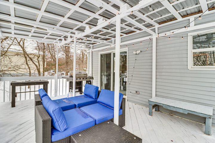 Long Pond Home w / Private Hot Tub & Game Room