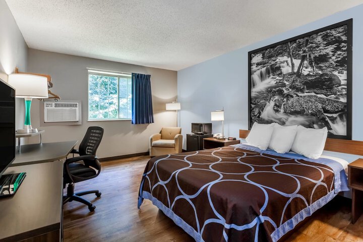 Room 18 of 32
