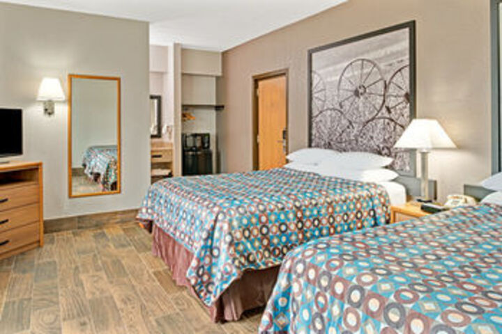 Super 8 Walnut